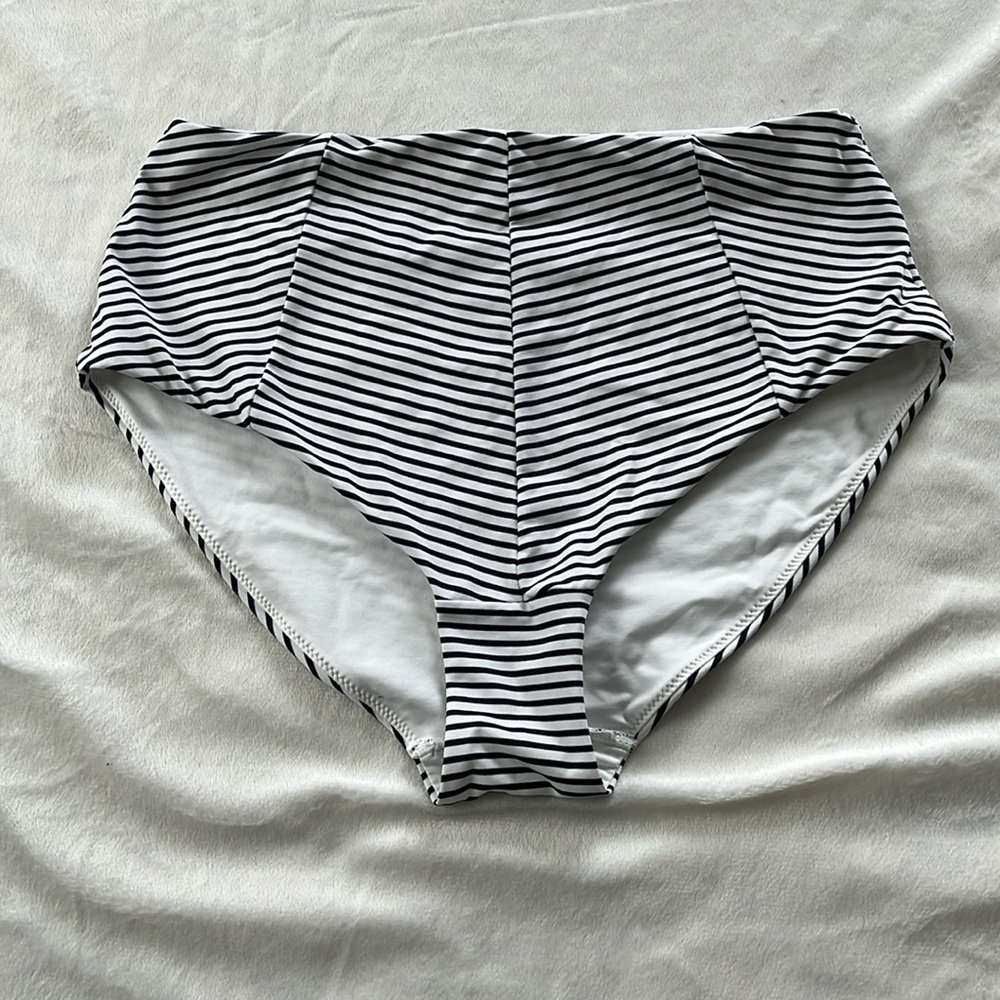 NWOT H&M high waisted bikini bottom
